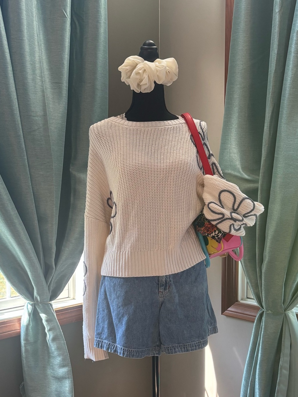 Originality Cream Floral Knit Cropped Sweater Women’s Medium Cottagecore